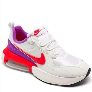 NIKE AIR MAX VERONA SZ 8 WHITE WITH BOX GENTLY USED GUC